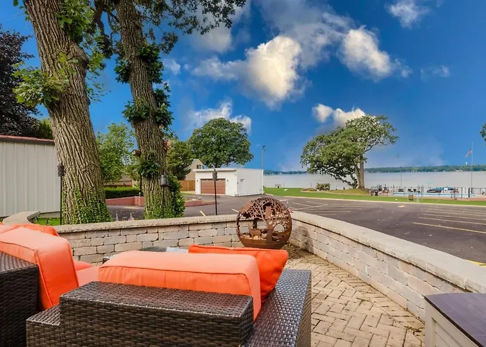 The Grand View On Pistakee Pool Pier Stunning Panoramic Views Hébergement de vacances