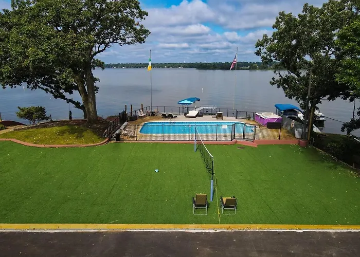 The Grand View On Pistakee Pool Pier Stunning Panoramic Views *