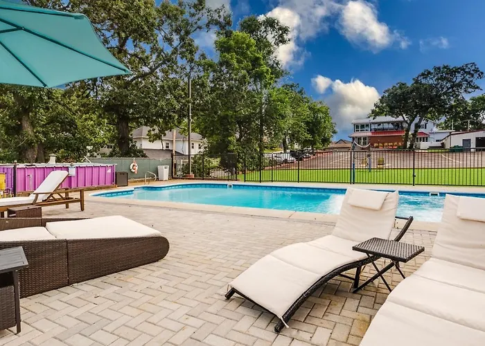 The Grand View On Pistakee Pool Pier Stunning Panoramic Views Fox Lake